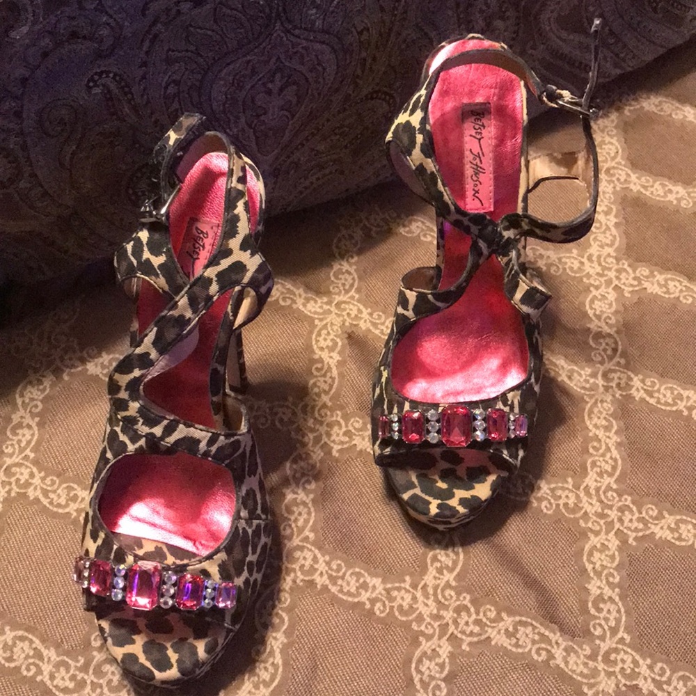 Women’s platform shoes